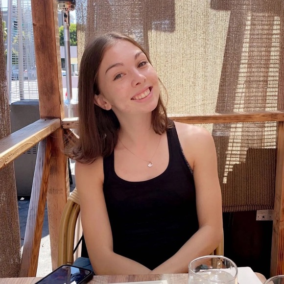 Meet your Posher, Chloe - Picture 1 of 1